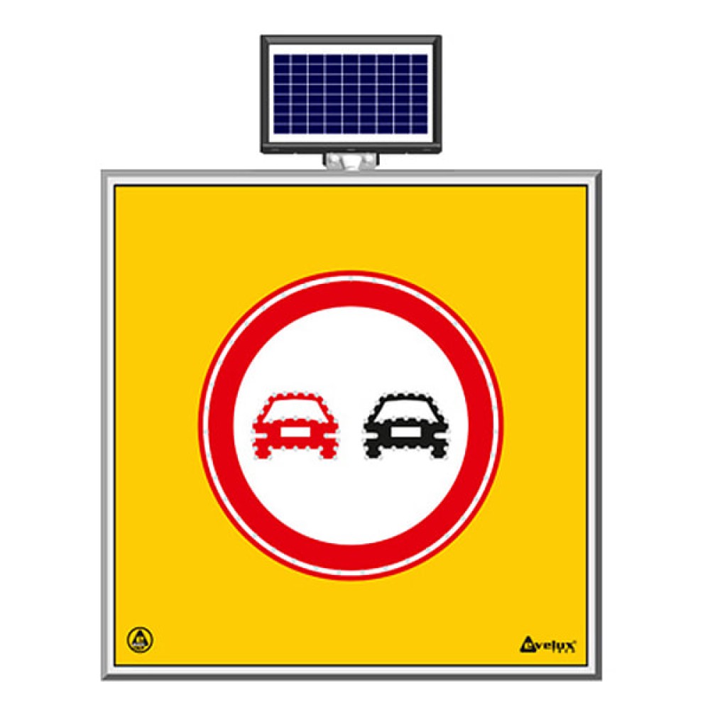 It is forbidden to pass the vehicle in front with Solar Energy Led Traffic Road Maintenance Warning Sign